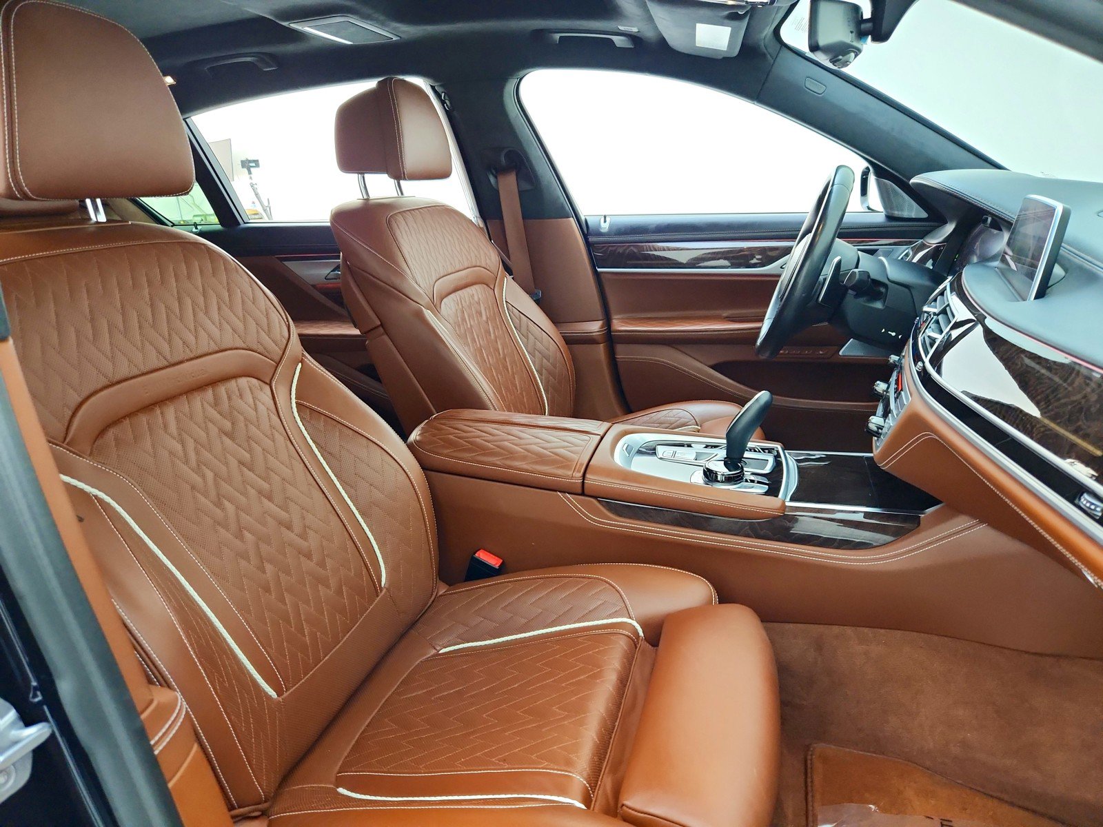 Used 2020 BMW 750i xDrive w/ Executive Package AWD/4WD image 30