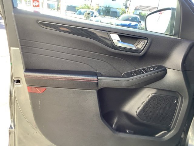 Used 2023 Ford Escape ST-Line image 16