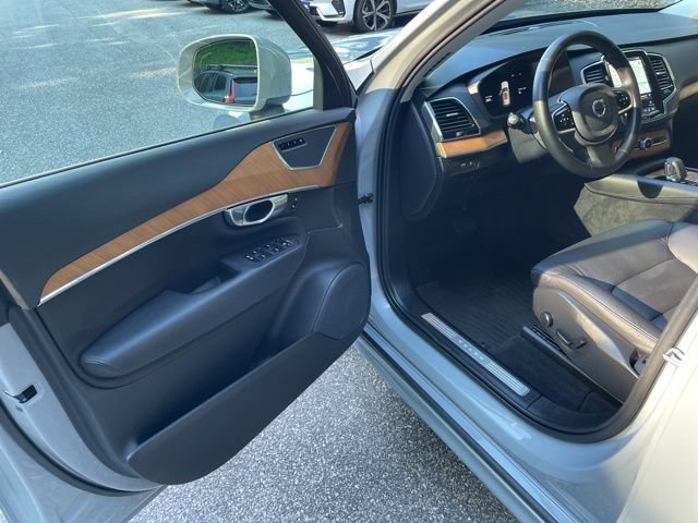 Certified 2025 Volvo XC90 T8 Plus w/ Protection Package Premier AWD/4WD image 11