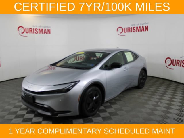 Used 2025 Toyota Prius LE FWD image 2