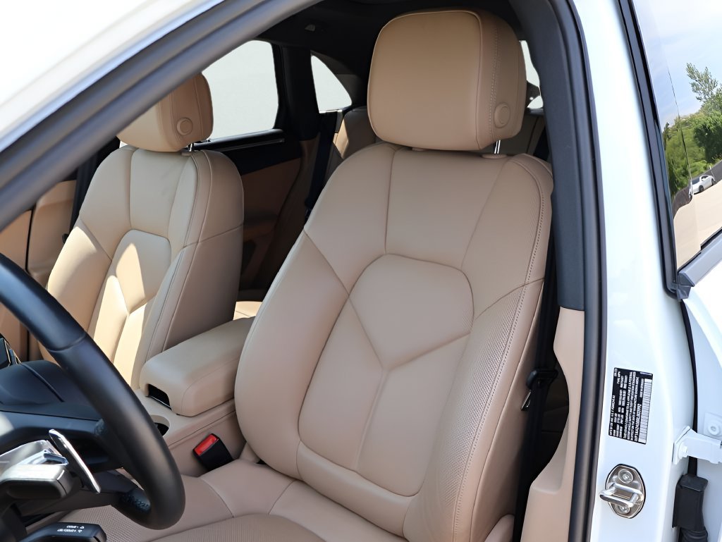Certified 2024 Porsche Macan w/ Premium Plus Package AWD/4WD image 5