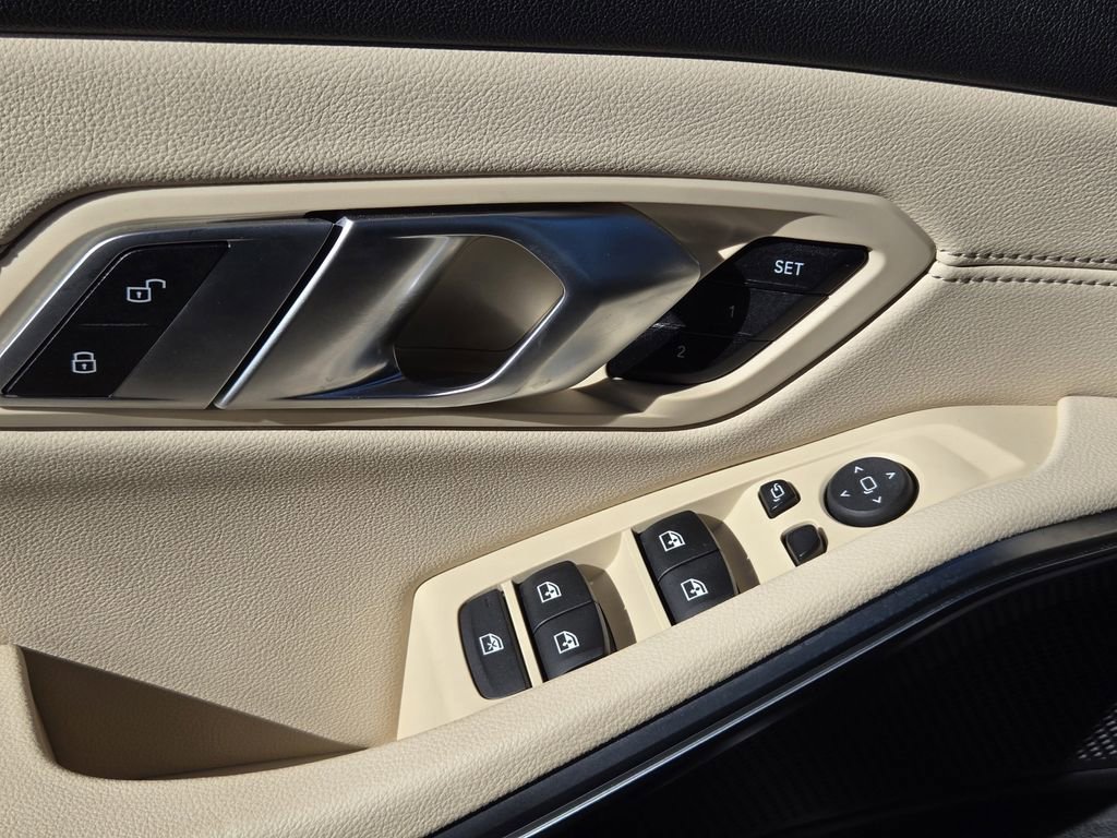 Used 2021 BMW 330i xDrive 330i xDrive w/ Premium Package image 21