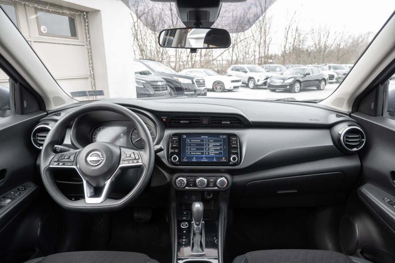 Used 2024 Nissan Kicks SV FWD image 2