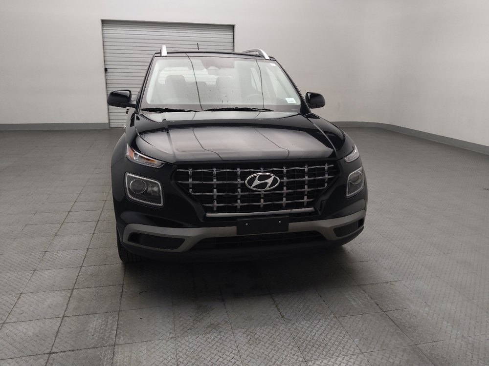 Used 2025 Hyundai Venue SEL FWD image 14