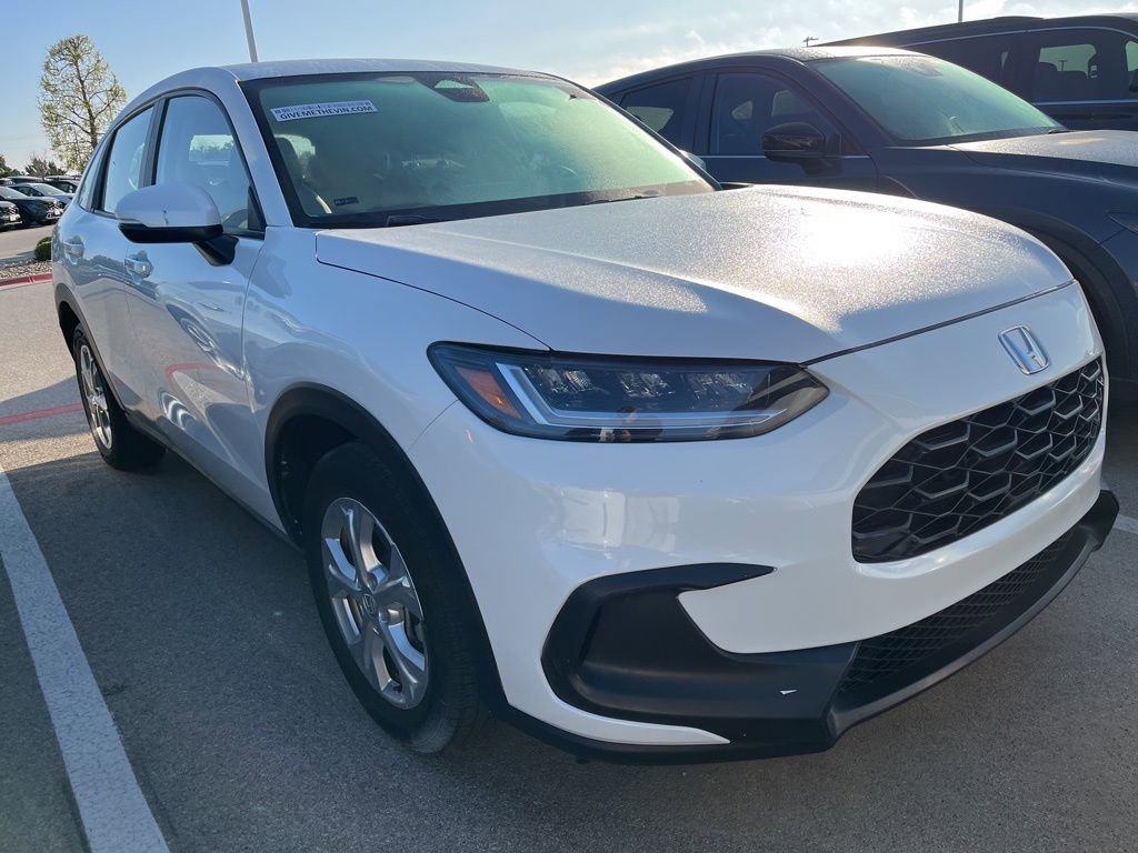 Certified 2025 Honda HR-V LX image 2