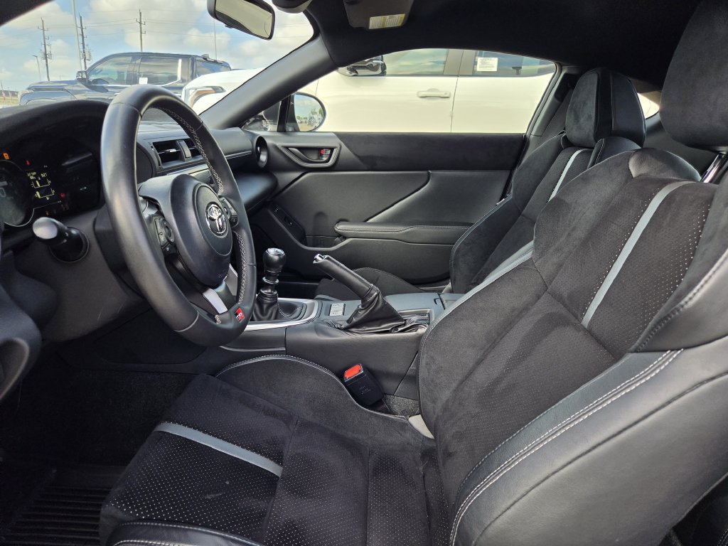 Used 2025 Toyota GR86 Premium w/ ALL Weather Mat Package (TMS) RWD image 26
