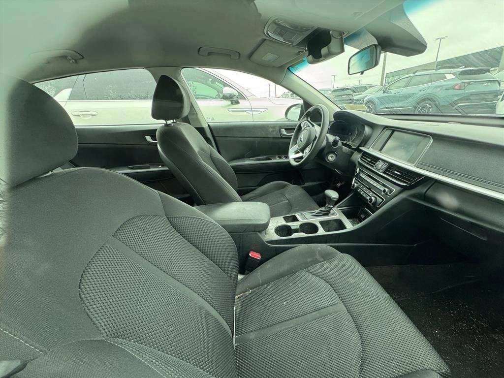 Certified 2019 Kia Optima LX image 3