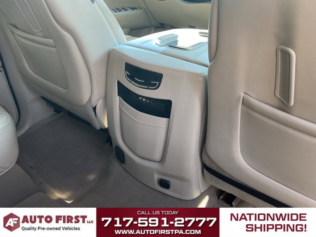 Used 2015 Cadillac Escalade Luxury AWD/4WD image 16