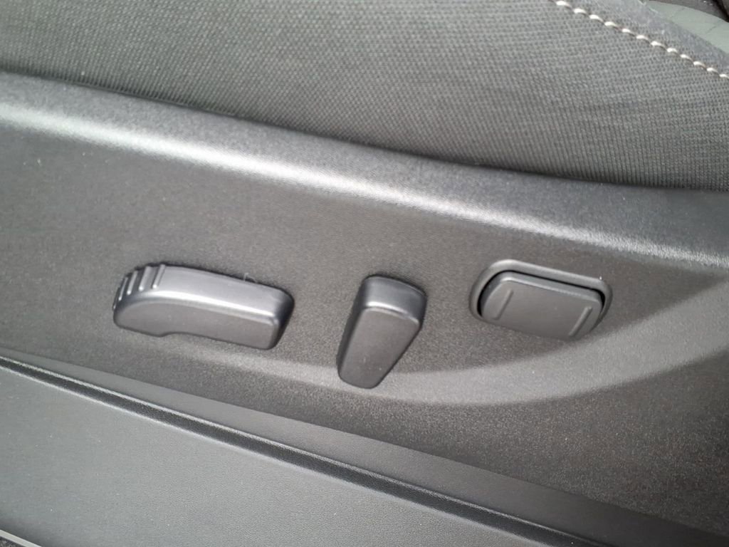 New 2026 Nissan Frontier SV w/ Tow Package image 12