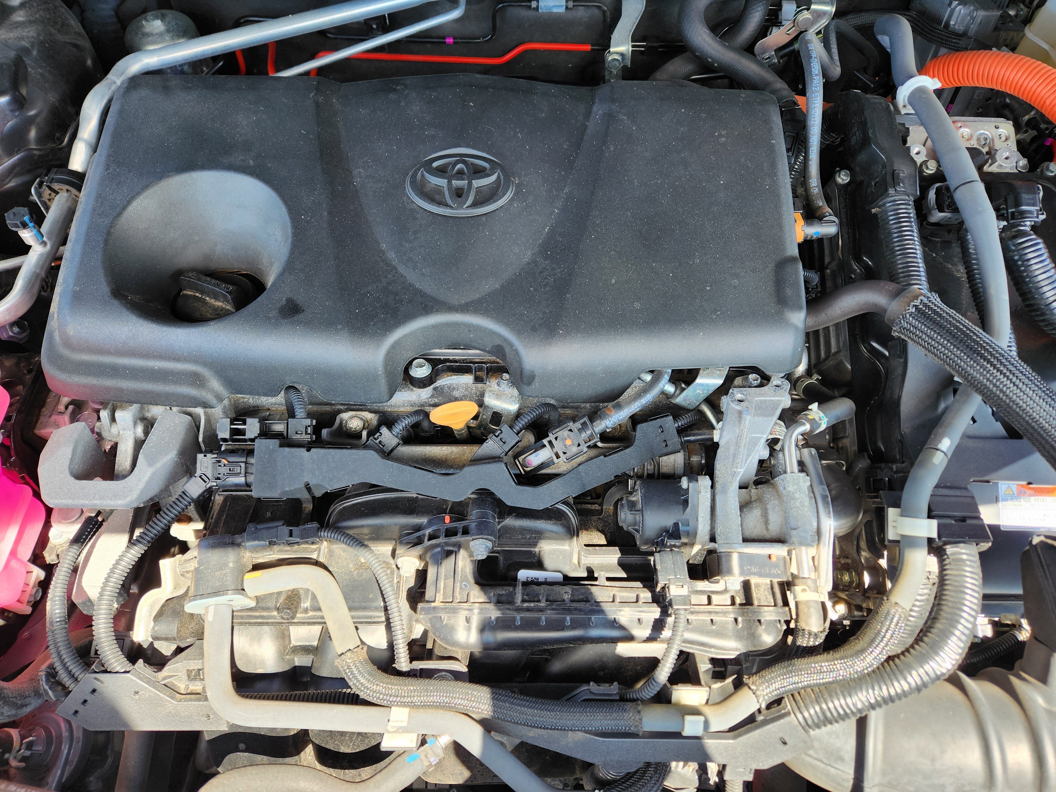 Used 2021 Toyota RAV4 XLE w/ Convenience Package image 9