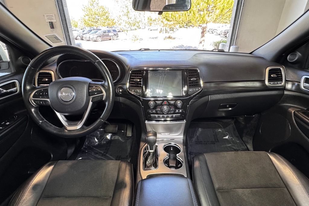Used 2021 Jeep Grand Cherokee Laredo X AWD/4WD image 14