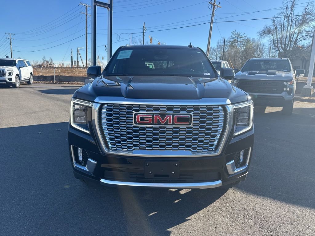 Used 2023 GMC Yukon Denali w/ Denali Reserve Package image 8