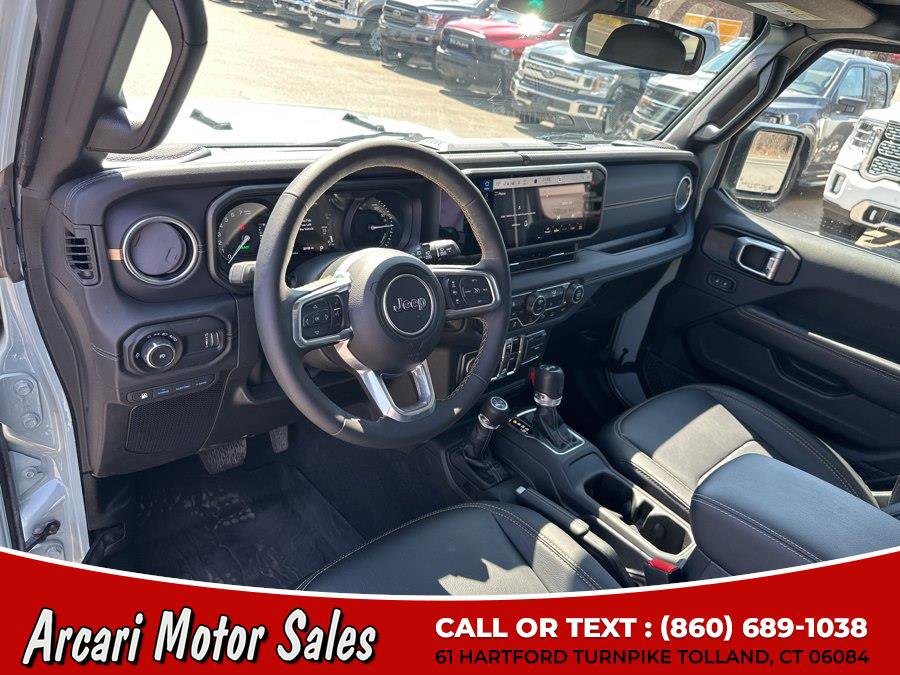 Used 2024 Jeep Wrangler Sahara w/ Safety Group image 19