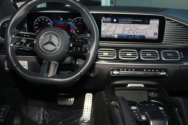 Used 2024 Mercedes-Benz GLS 450 4MATIC image 4