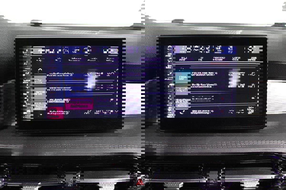 Used 2024 Alfa Romeo Tonale Ti w/ Premium Interior Package image 15