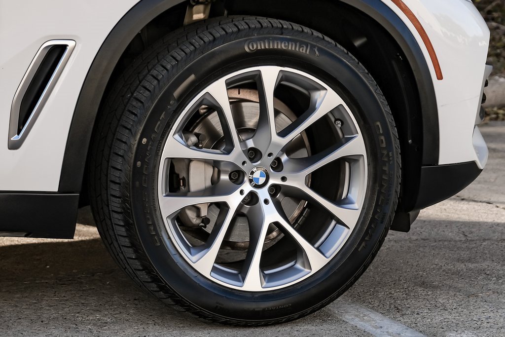 Used 2021 BMW X5 xDrive40i w/ Premium Package image 56