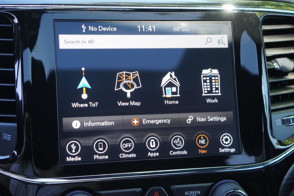 Used 2019 Jeep Grand Cherokee Altitude AWD/4WD image 31