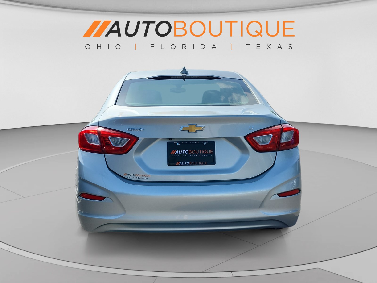 Used 2017 Chevrolet Cruze LT w/ Sun And Sound Package FWD image 4