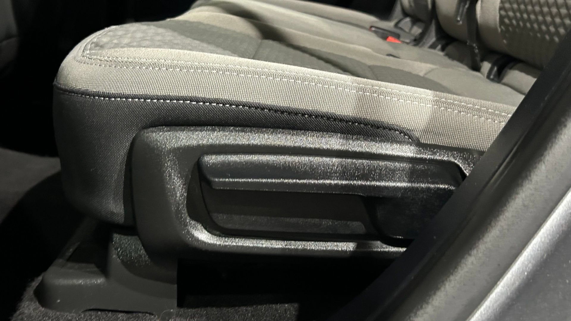 Used 2022 Ford Escape SE w/ Cold Weather Package FWD image 39