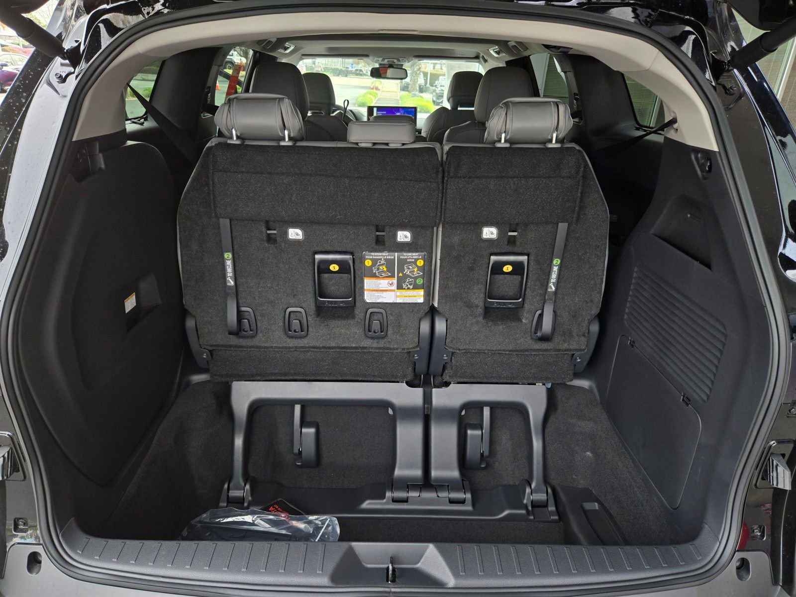 Used 2026 Toyota Sienna XLE image 22