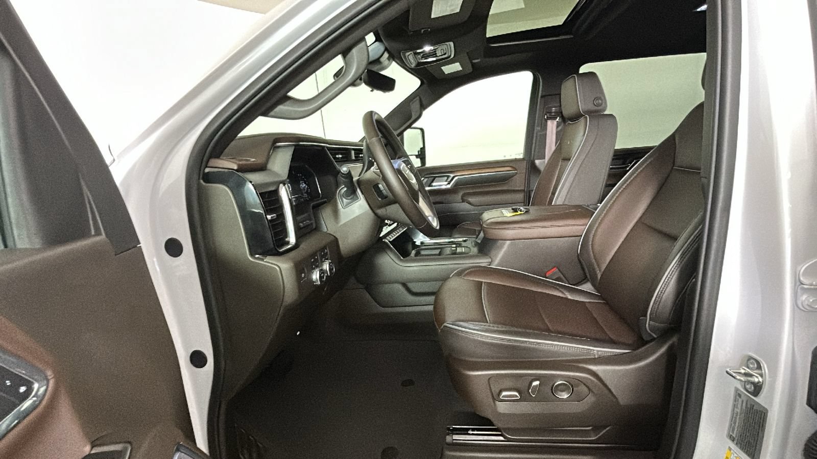 Used 2024 GMC Sierra 2500 Denali w/ Denali Reserve Package AWD/4WD image 14