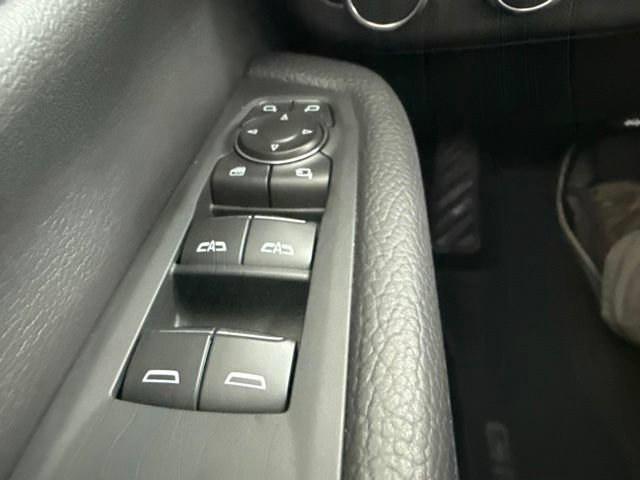 Used 2025 GMC Yukon Denali AWD/4WD image 15