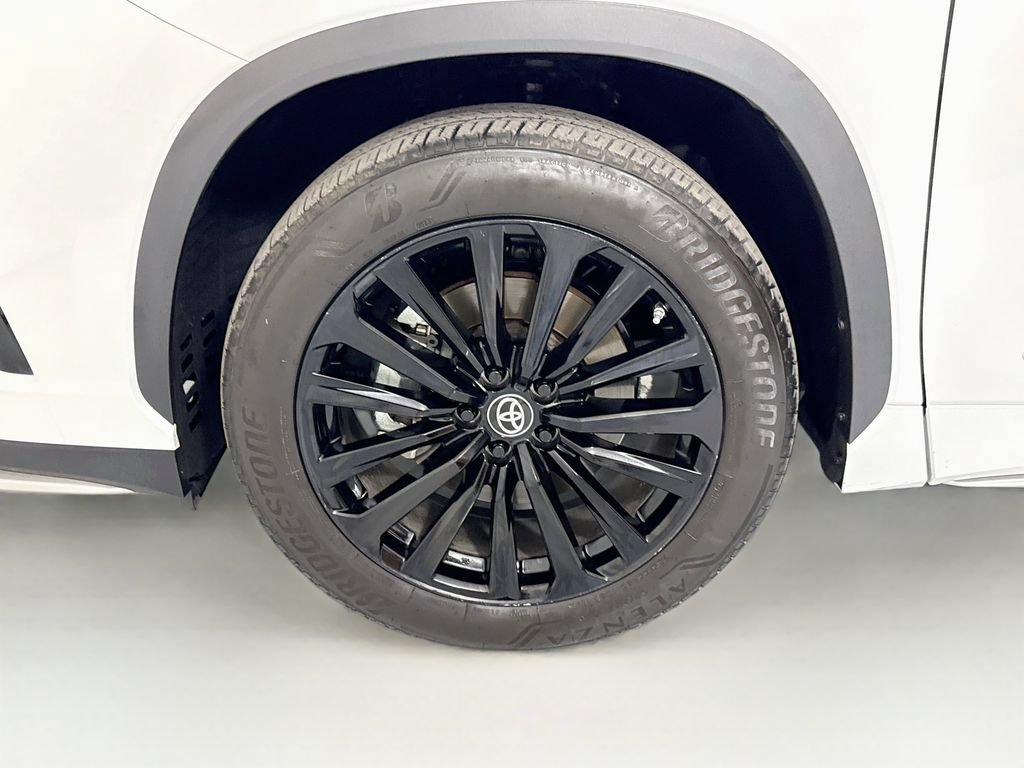 Used 2023 Toyota Highlander XSE AWD/4WD image 30