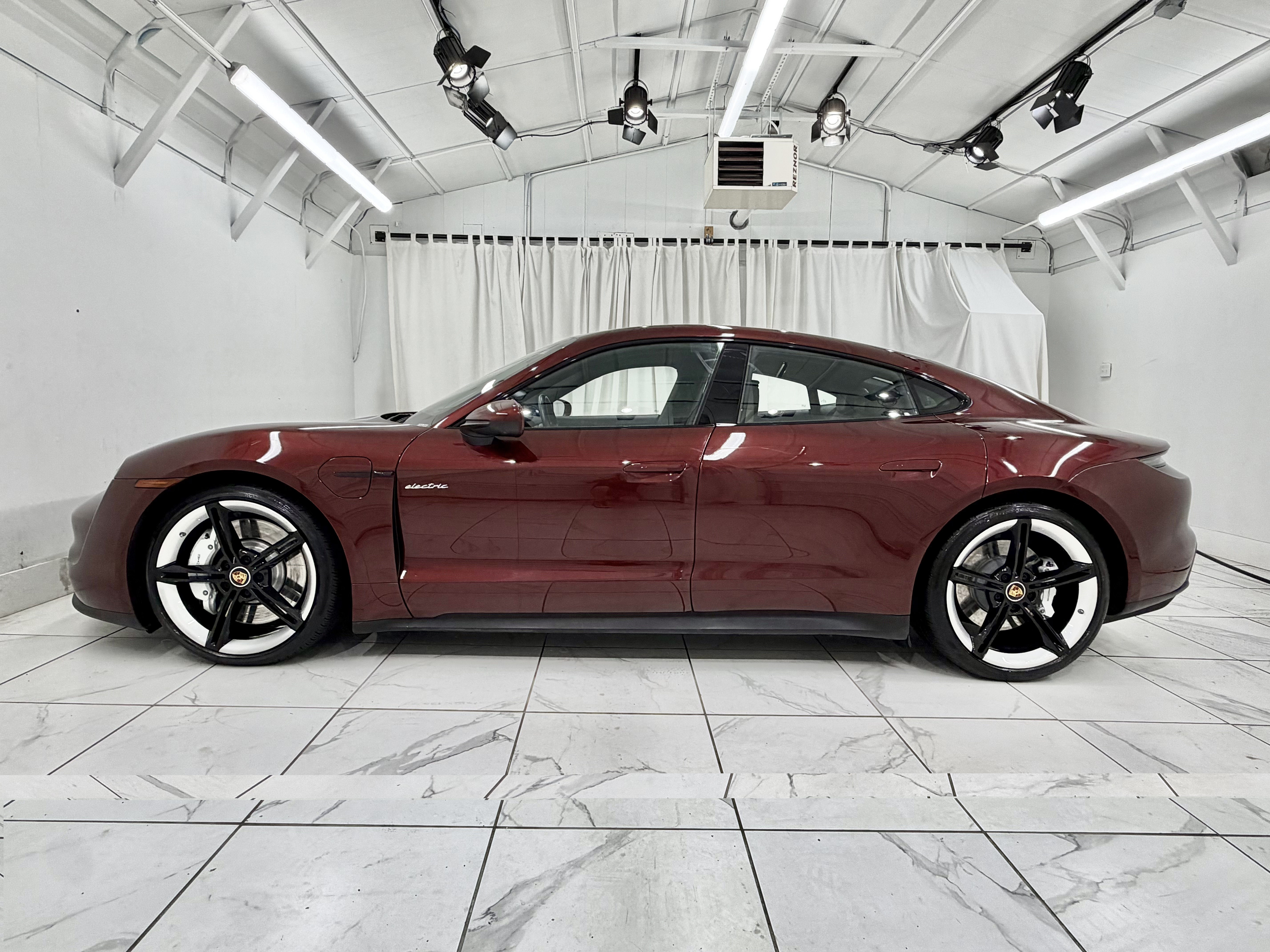 Certified 2022 Porsche Taycan 4S AWD/4WD image 15