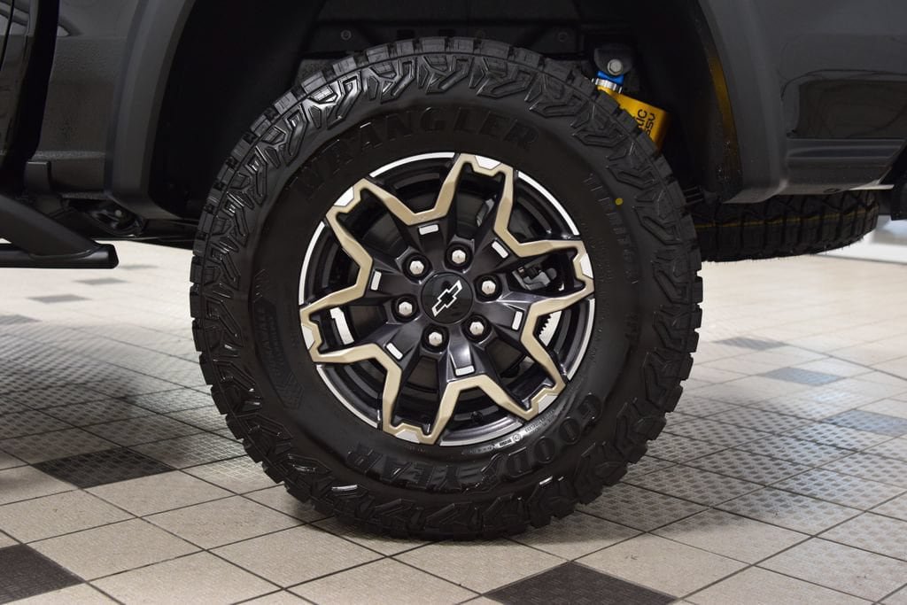 New 2026 Chevrolet Colorado ZR2 w/ Technology Package AWD/4WD image 30