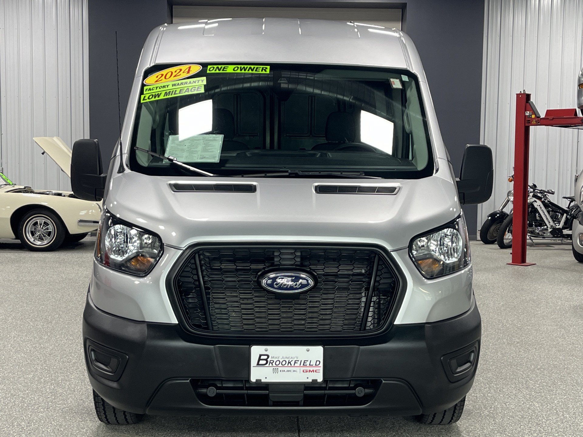 Used 2024 Ford Transit 250 148 Medium Roof RWD image 9