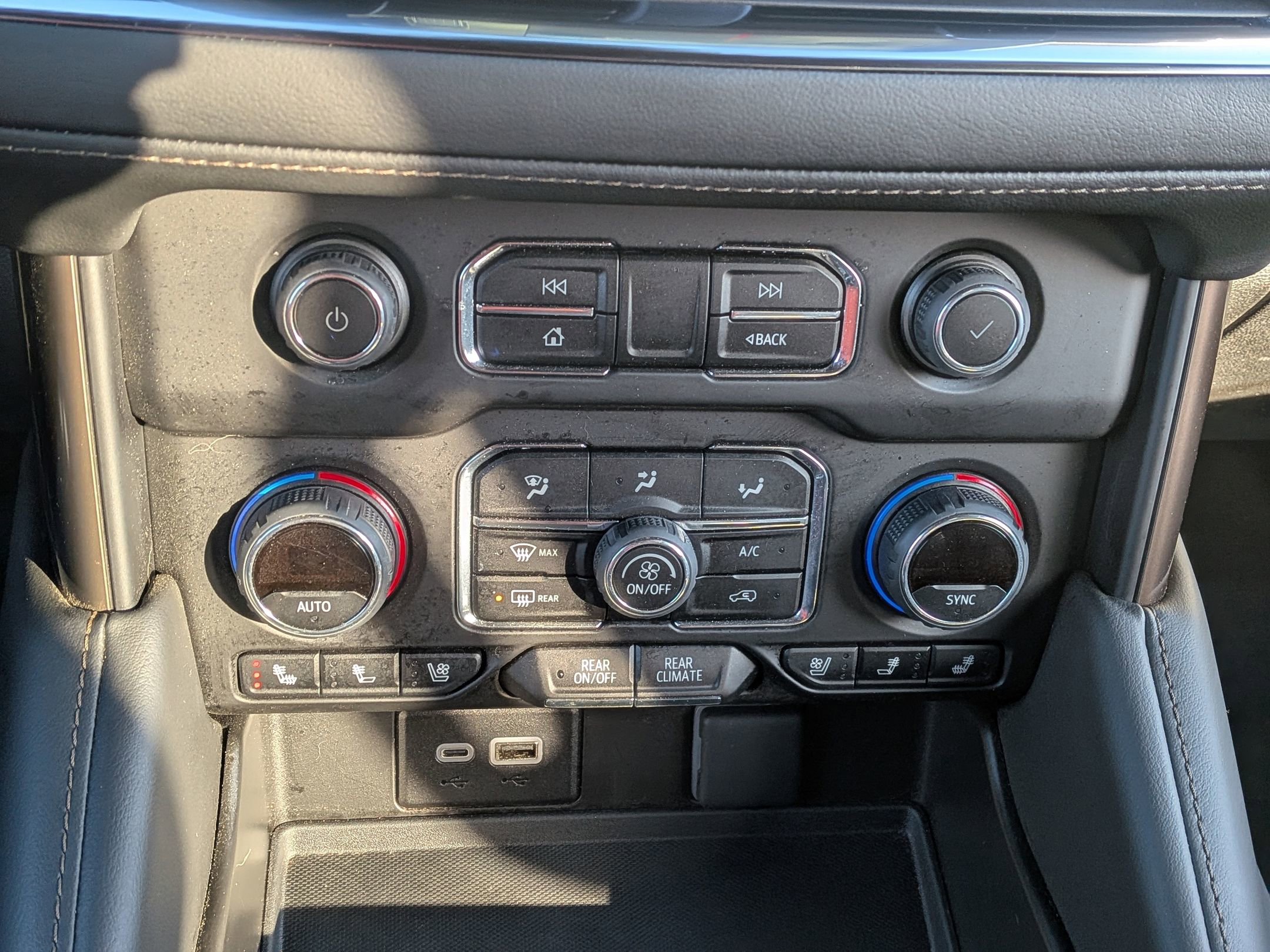 Certified 2024 Chevrolet Tahoe High Country w/ Premium Package AWD/4WD image 30