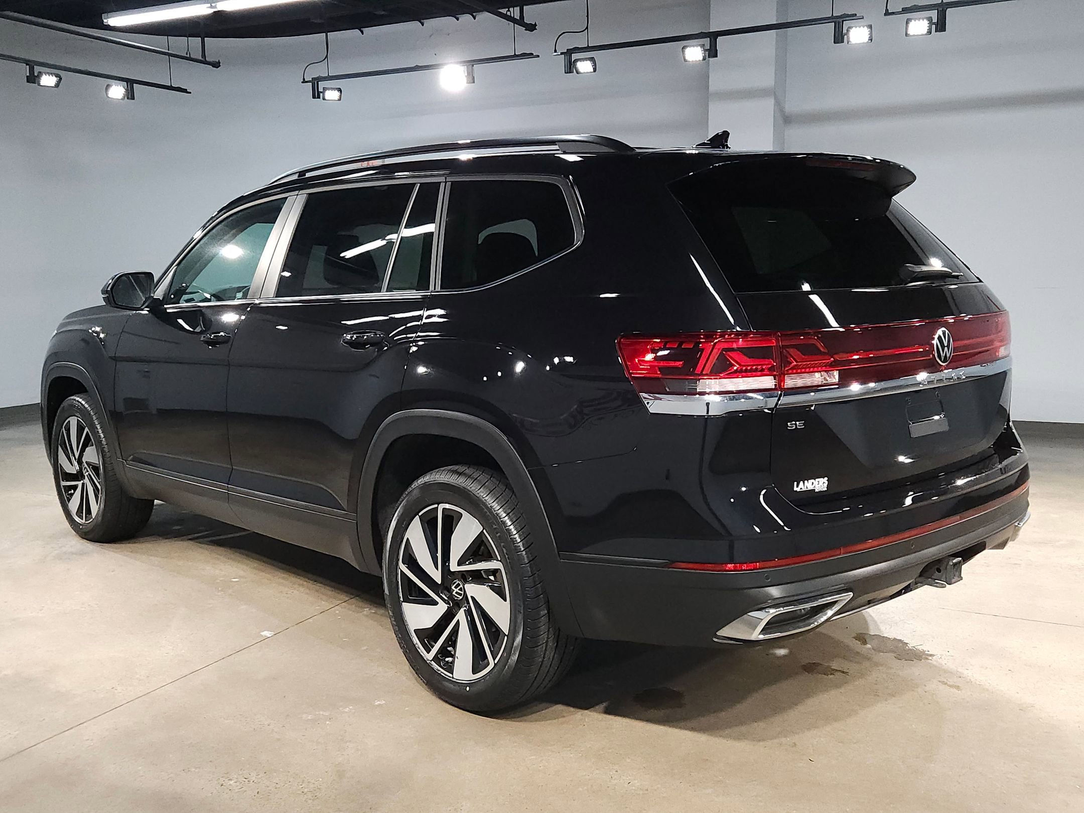 Used 2024 Volkswagen Atlas SE image 5