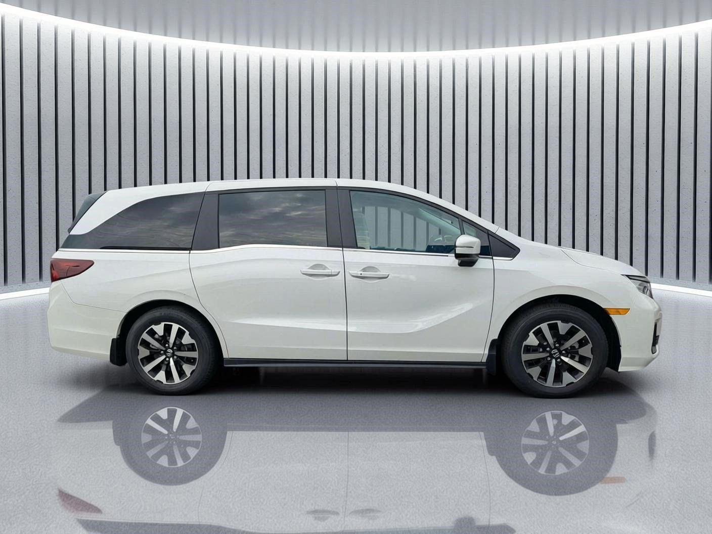 New 2026 Honda Odyssey EX-L image 3
