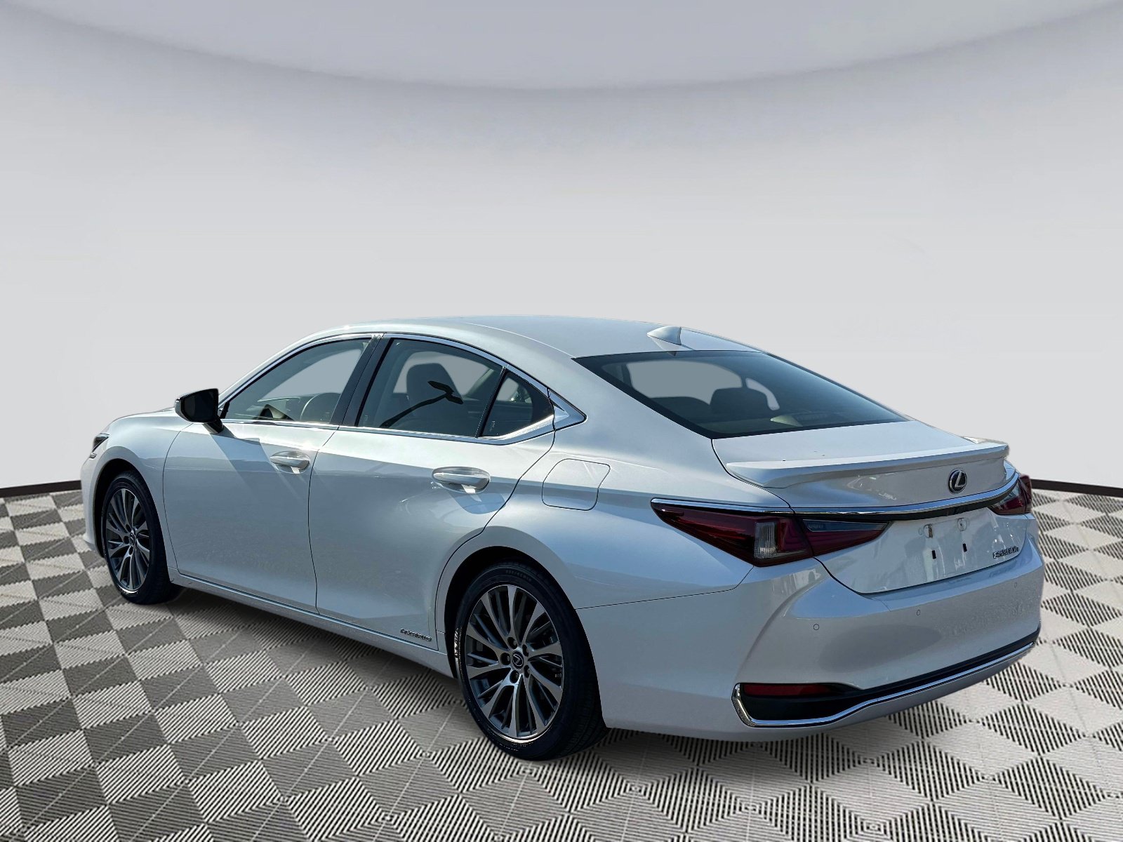 Used 2019 Lexus ES 300h w/ Premium Package FWD image 4