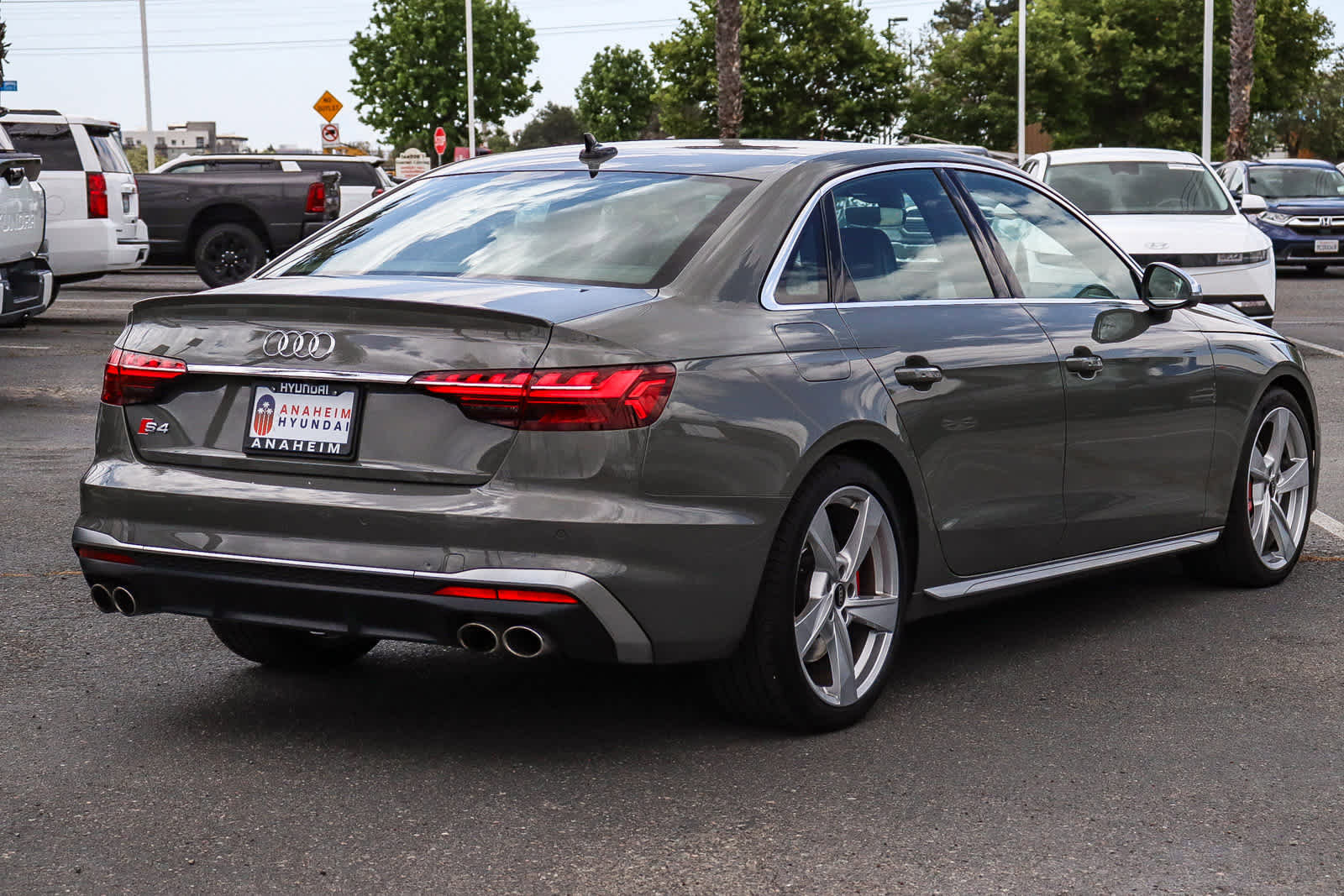 Used 2023 Audi S4 Premium Plus w/ Premium Plus Package AWD/4WD image 6
