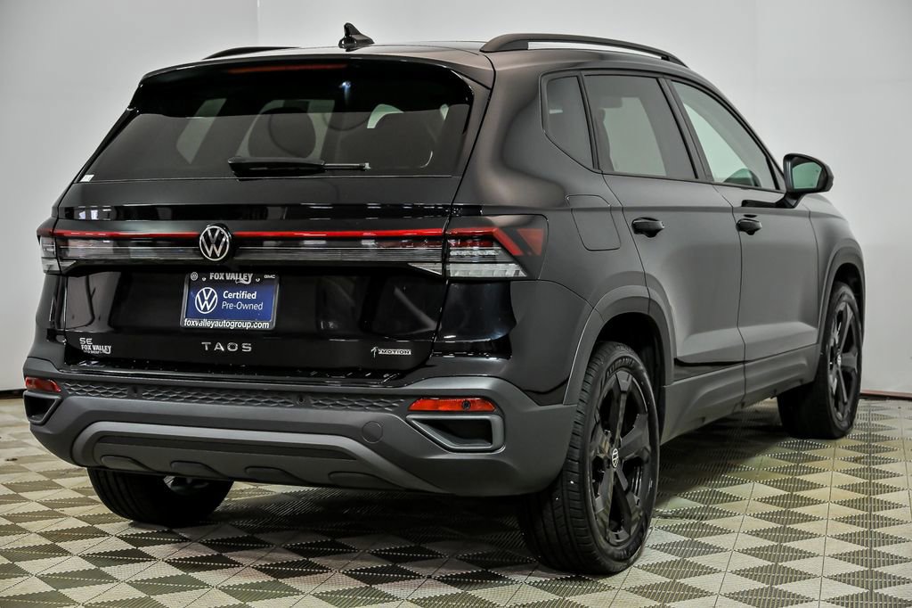 Used 2025 Volkswagen Taos SE AWD/4WD image 8
