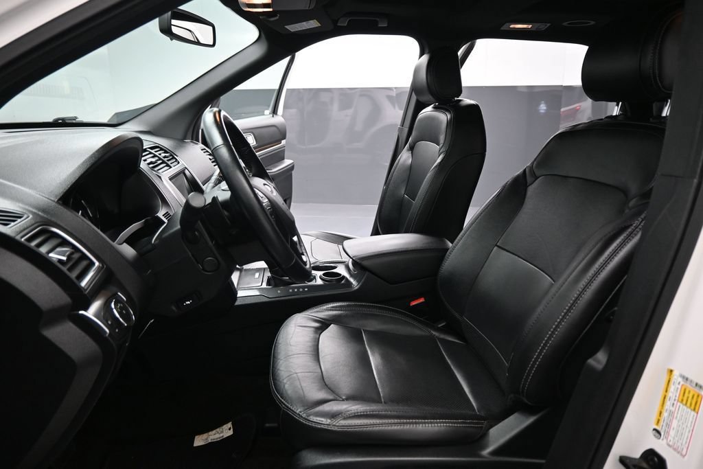 Used 2017 Ford Explorer Limited FWD image 10