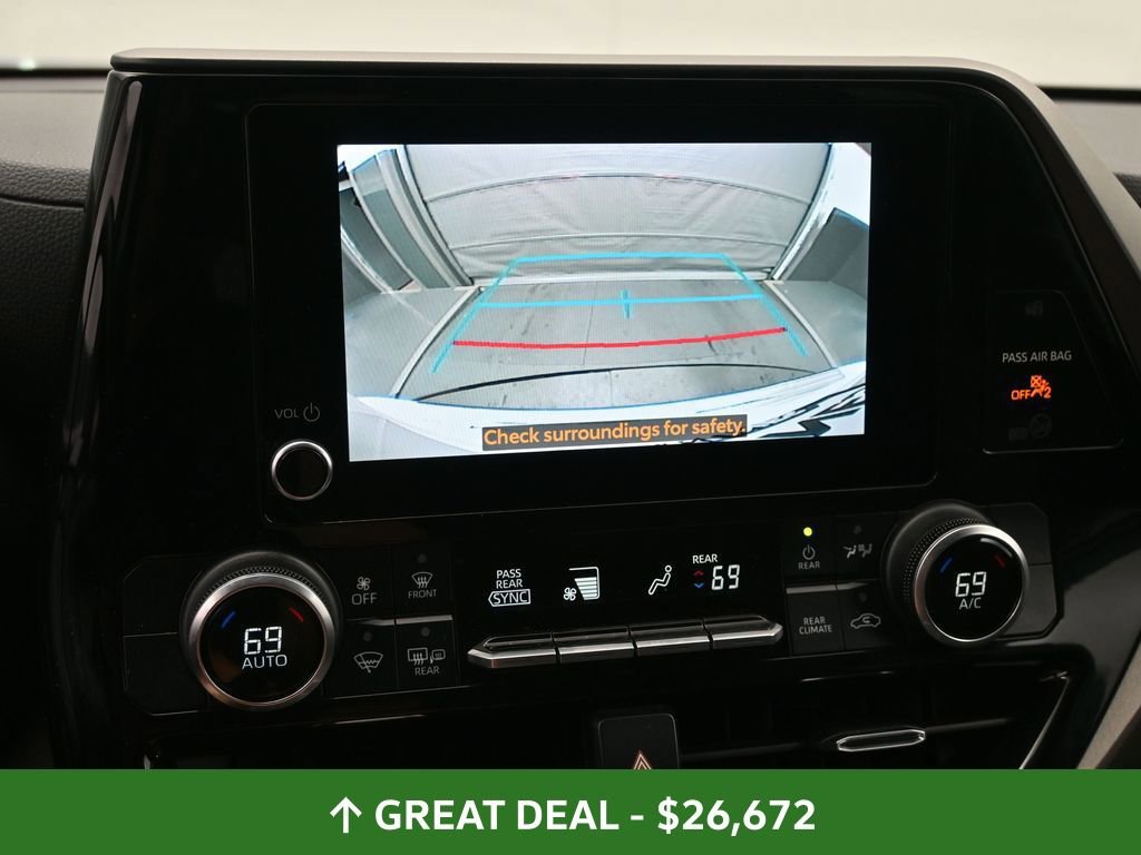 Used 2023 Toyota Highlander LE image 20