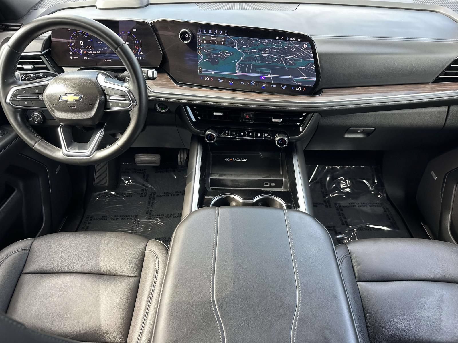 Used 2026 Chevrolet Suburban LT w/ Comfort Package AWD/4WD image 9