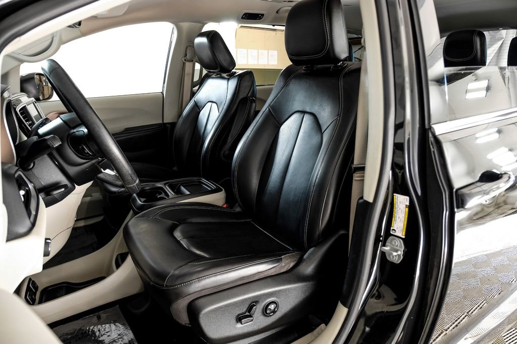 Used 2020 Chrysler Voyager Lxi image 29