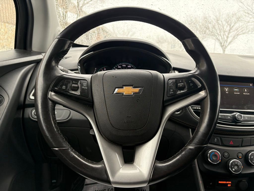 Used 2019 Chevrolet Trax LT w/ LT Convenience Package FWD image 19