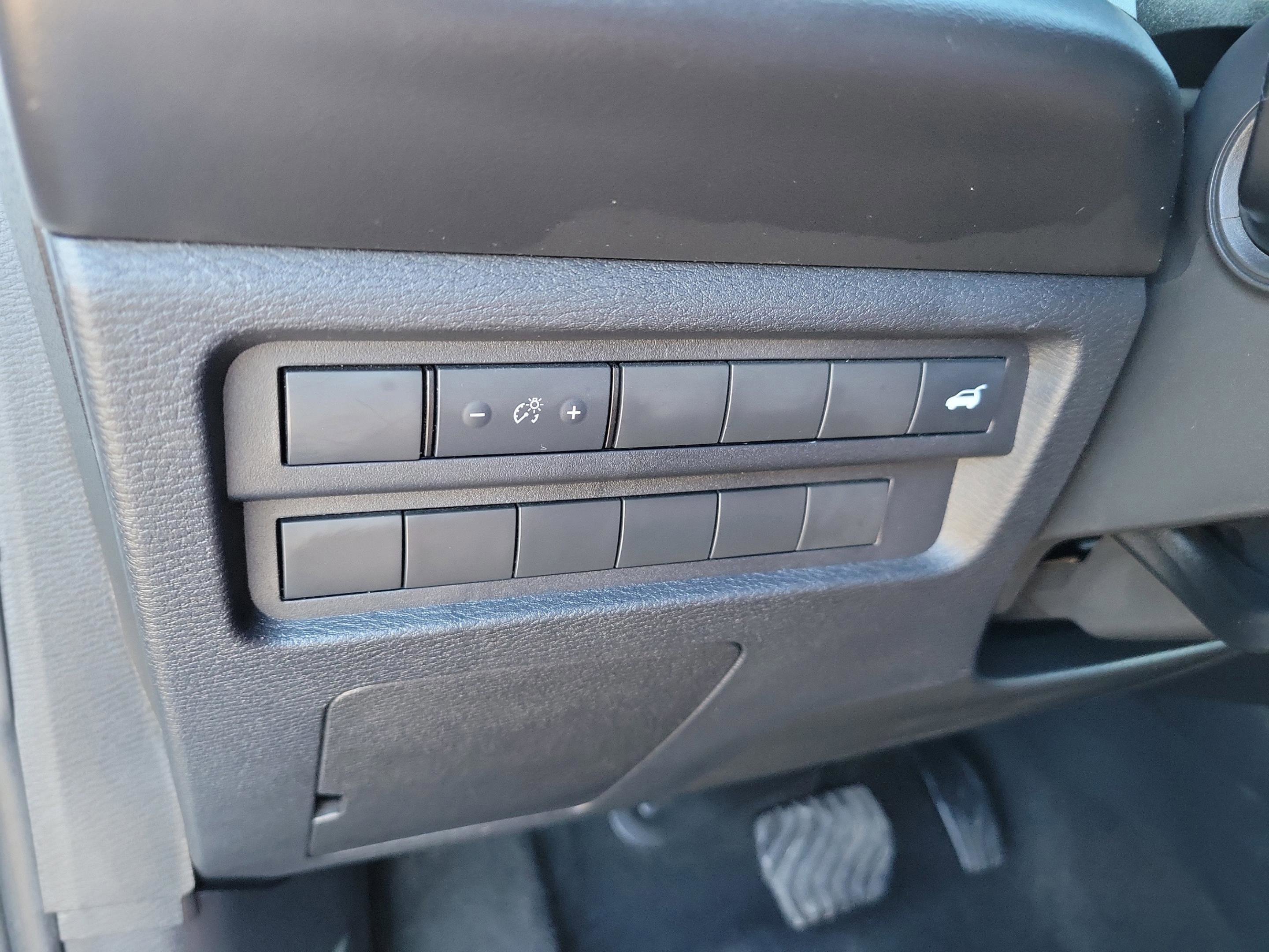 Used 2024 Mitsubishi Outlander SE image 39