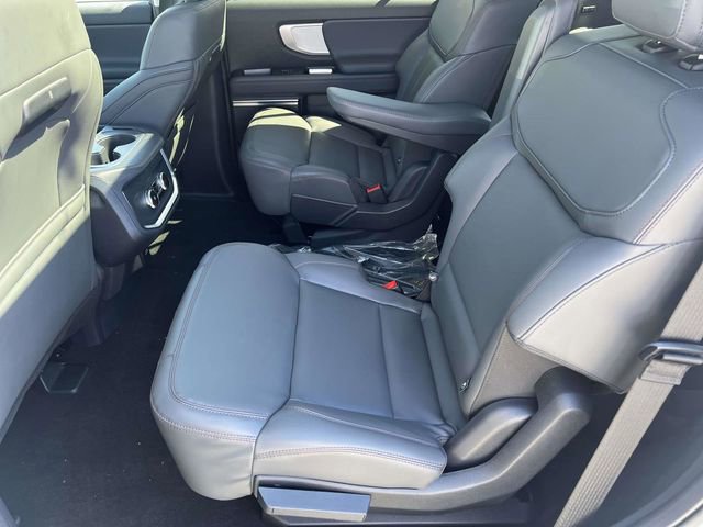 New 2025 Ford Expedition Active image 11