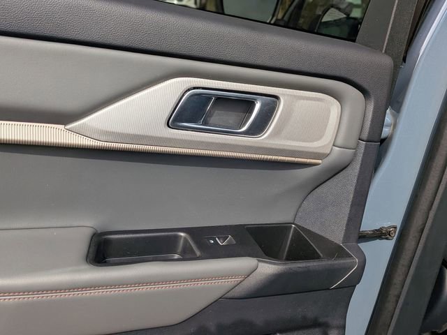 Used 2025 Ford Explorer Active w/ Active Comfort Package image 26