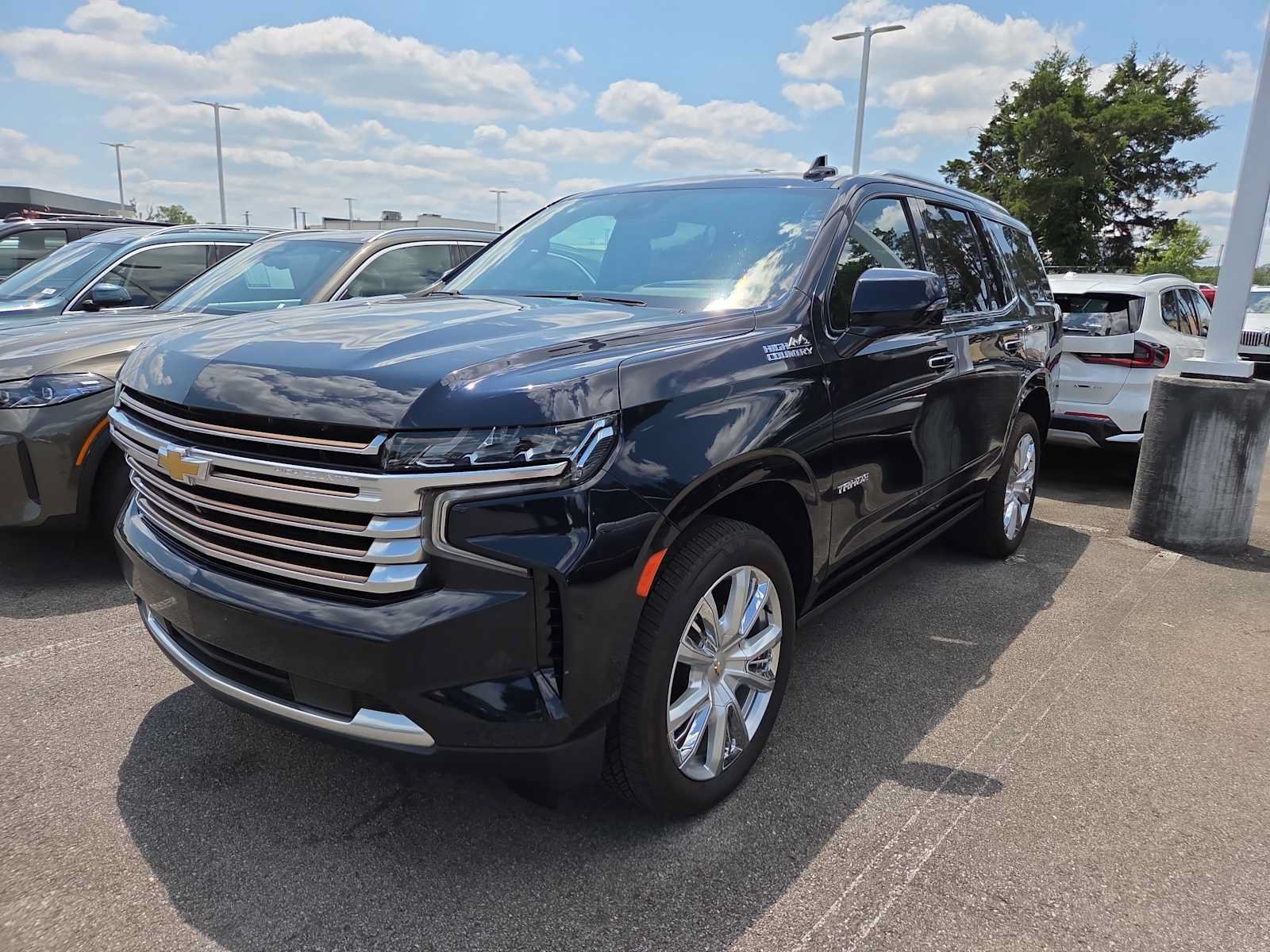 Used 2023 Chevrolet Tahoe High Country AWD/4WD image 4