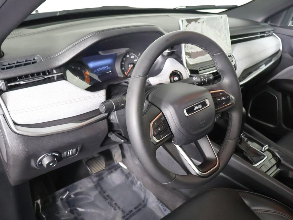 Used 2023 Jeep Compass Latitude AWD/4WD image 23