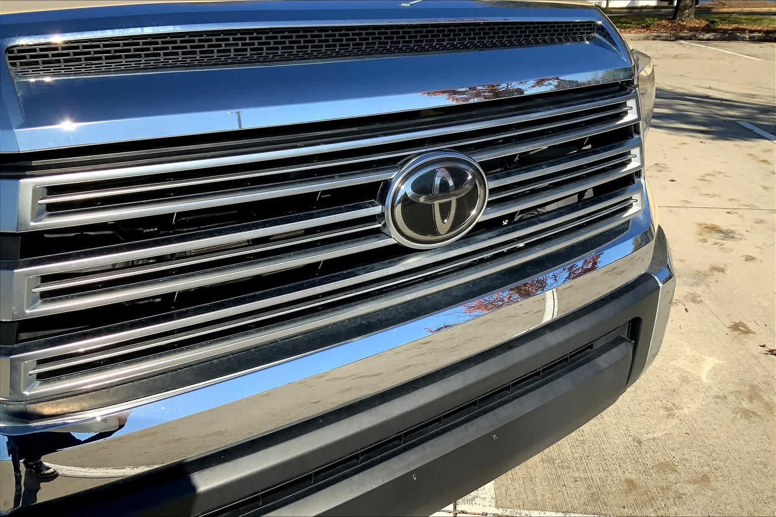 Used 2019 Toyota Tundra Limited w/ TRD Off Road Package AWD/4WD image 31