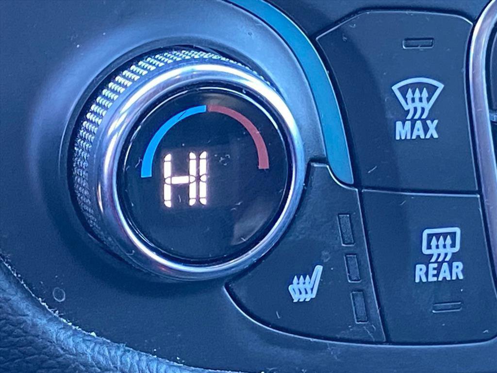 Used 2023 Chevrolet Equinox RS w/ RS Leather Package image 18