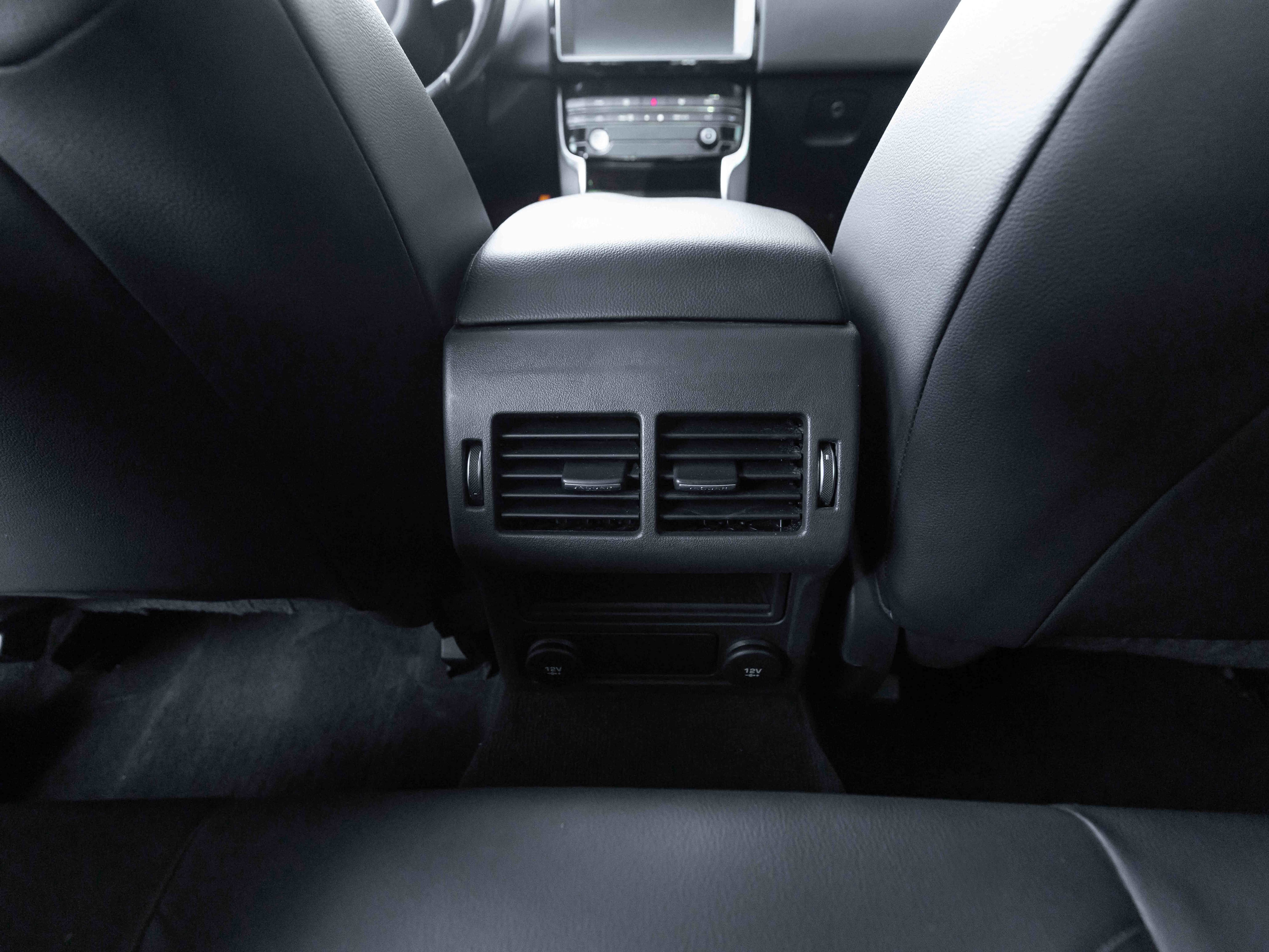 Used 2019 Jaguar XE Premium image 72