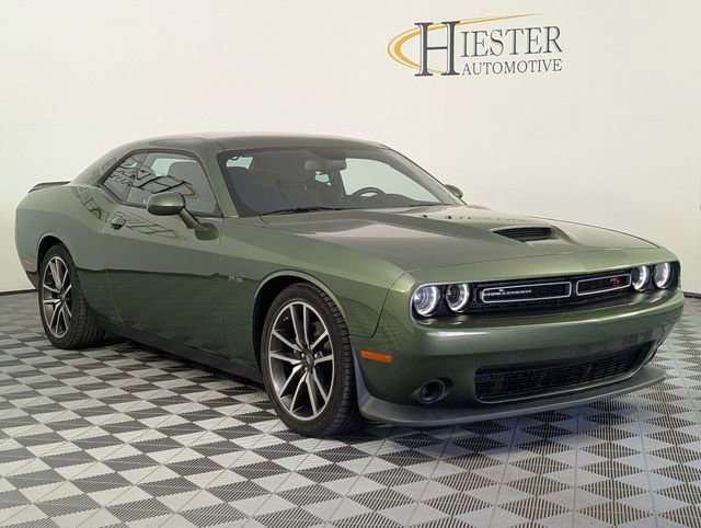 Used 2023 Dodge Challenger R/T RWD image 2